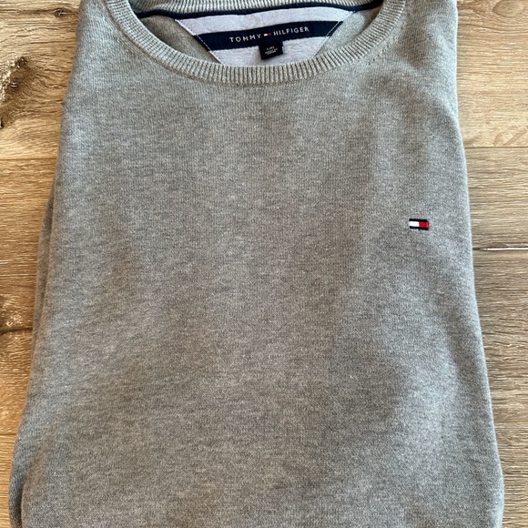 Tommy Hilfiger Sweater - Picture 5 of 5